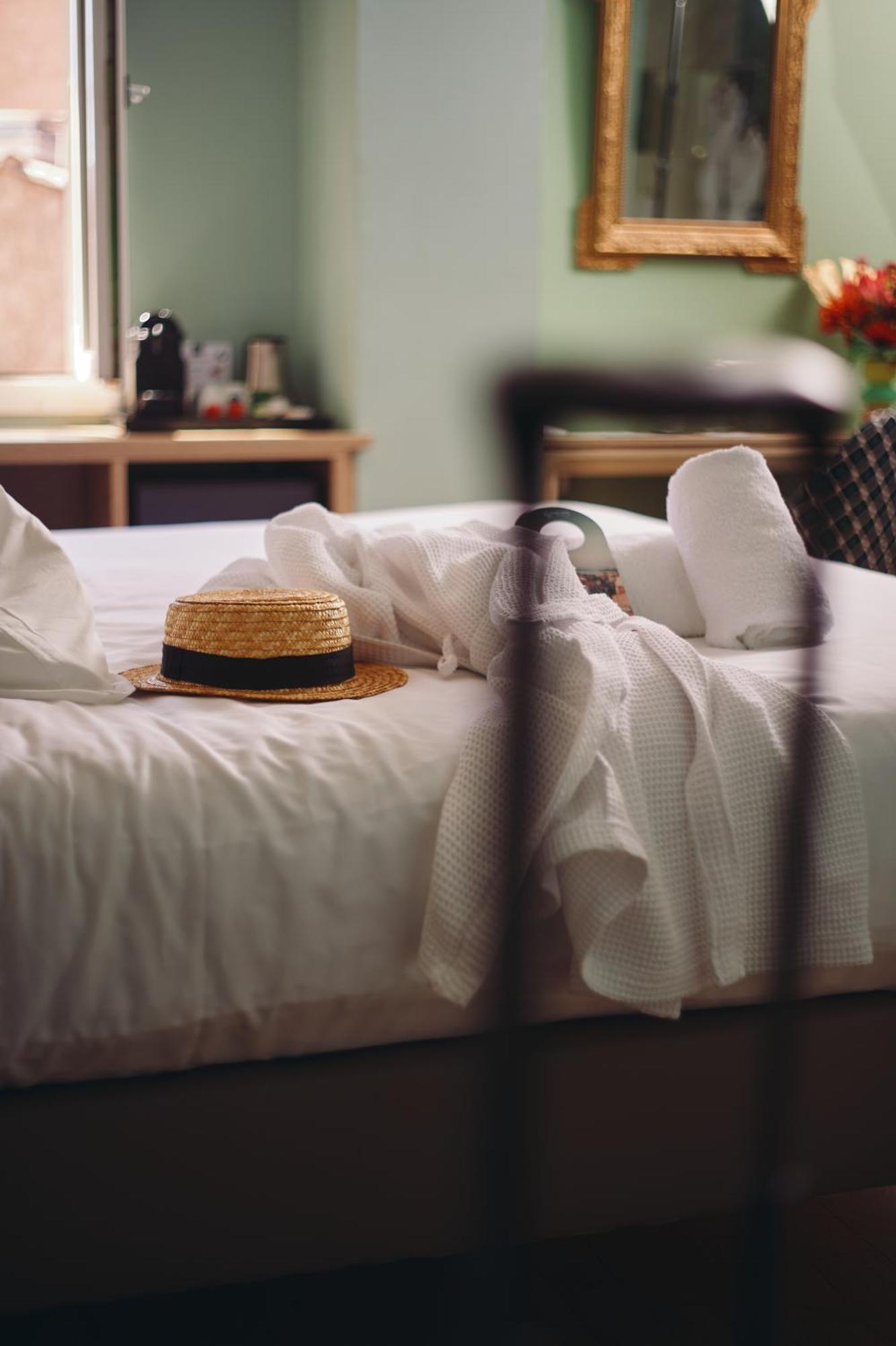 Grand Hotel Dauphine Toulon, Boutique Hotel & Suites Buitenkant foto